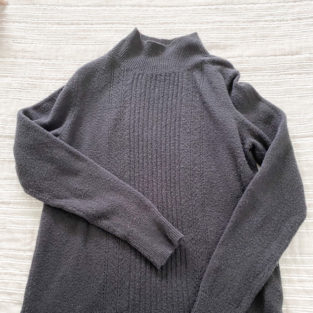 Old navy black turtle neck sweater